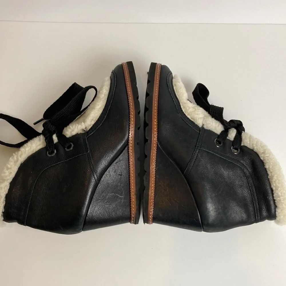 FABIANELLI BLACK WEDGE Sherpa Lace-up ANKLE BOOTS Sz 40 Winter Apres Ski Luxury